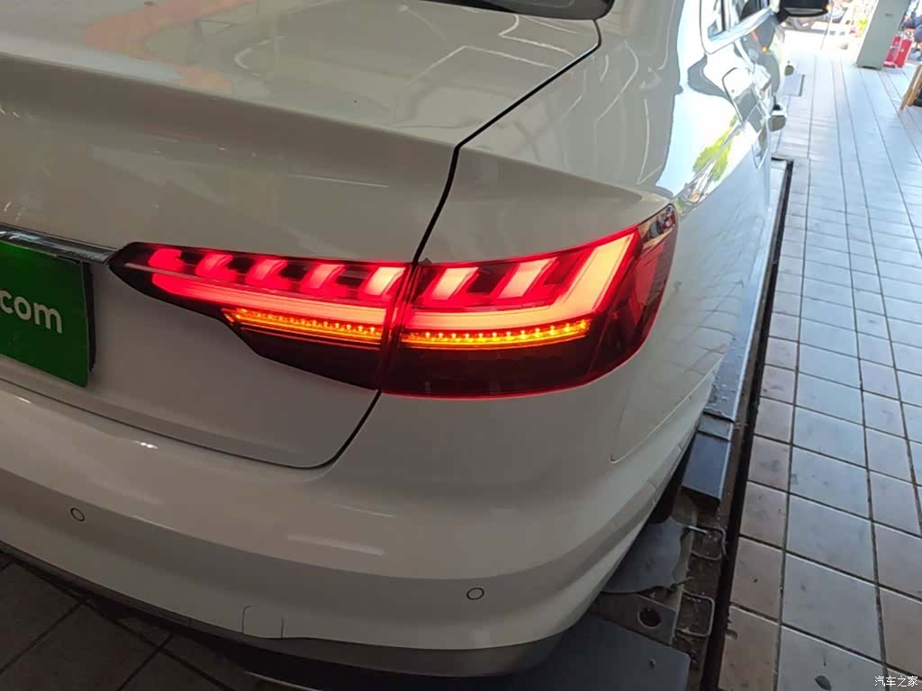 Audi A4L, 2022 8