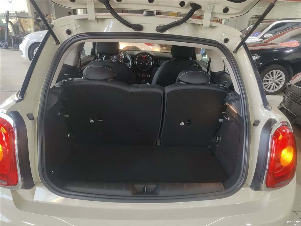 Mini ONE, 2015 19