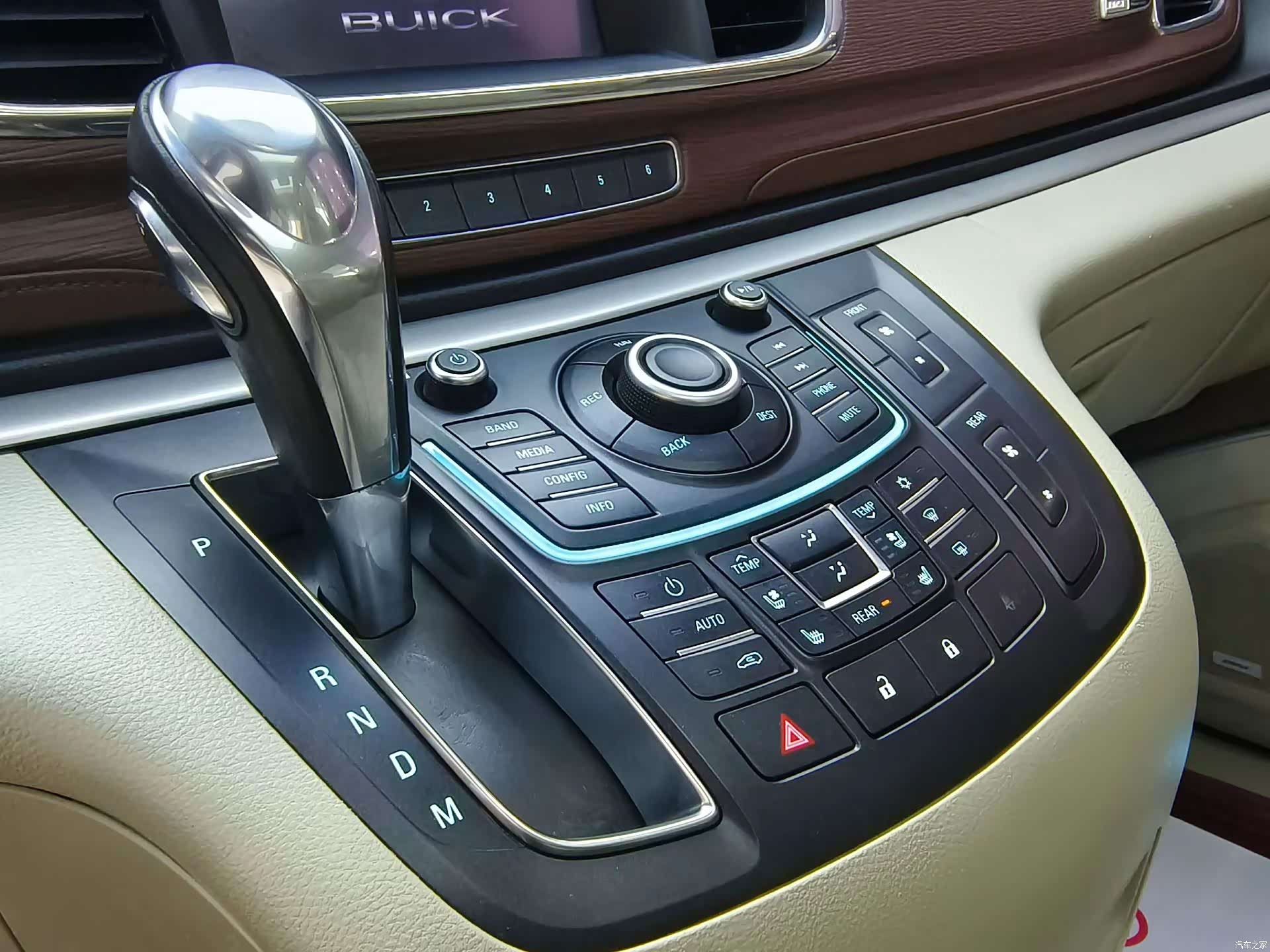 Buick GL8, 2016 17