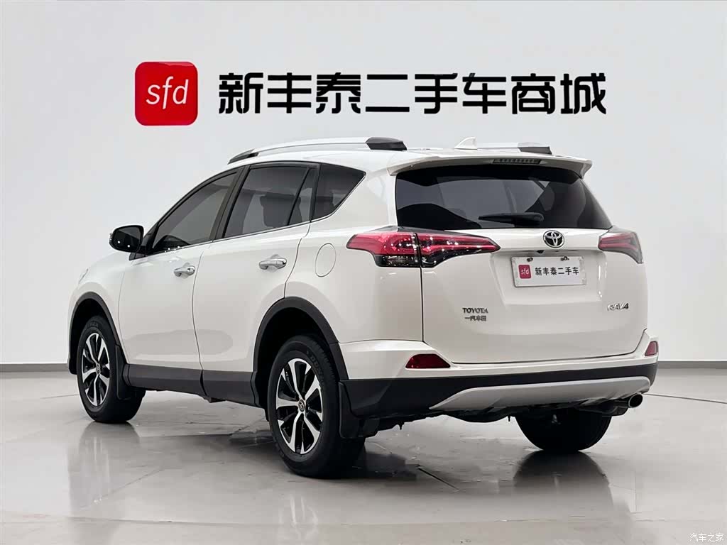 Toyota RAV4, 2019 все фото