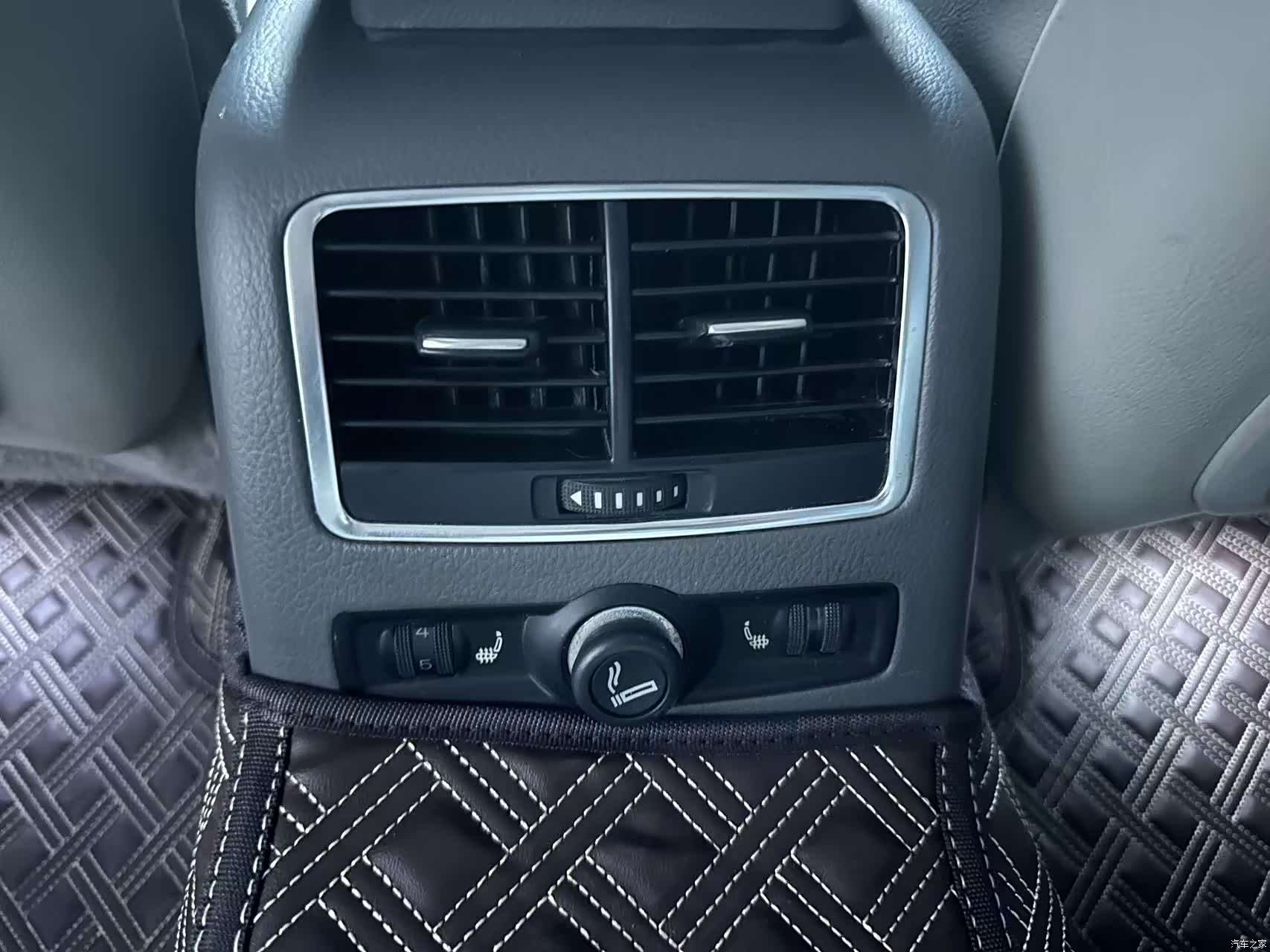 Audi A6L, 2011 10
