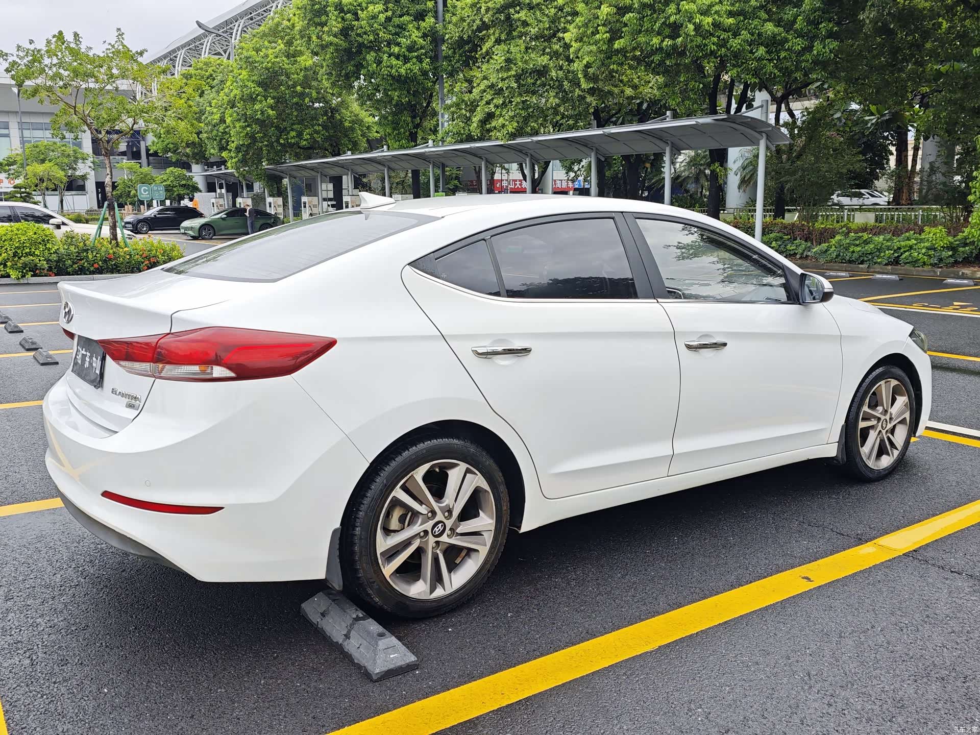 Hyundai 15, 2018 24