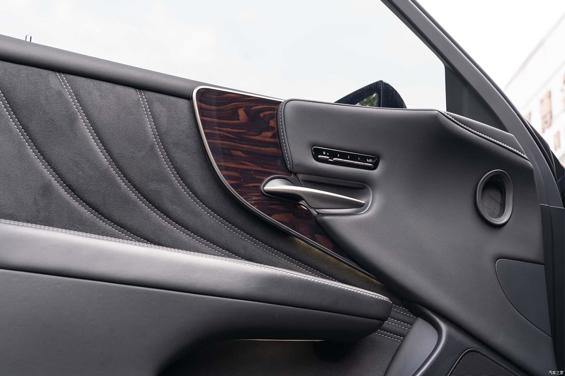Lexus LS, 2021 20