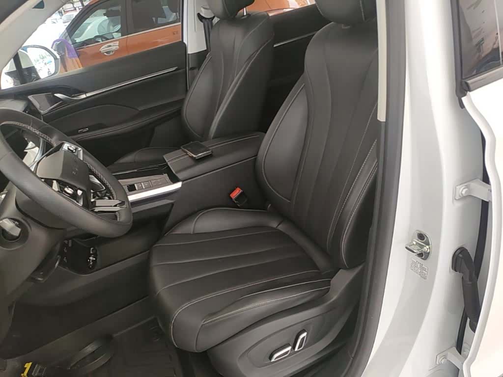 Roewe RX5, 2023 11