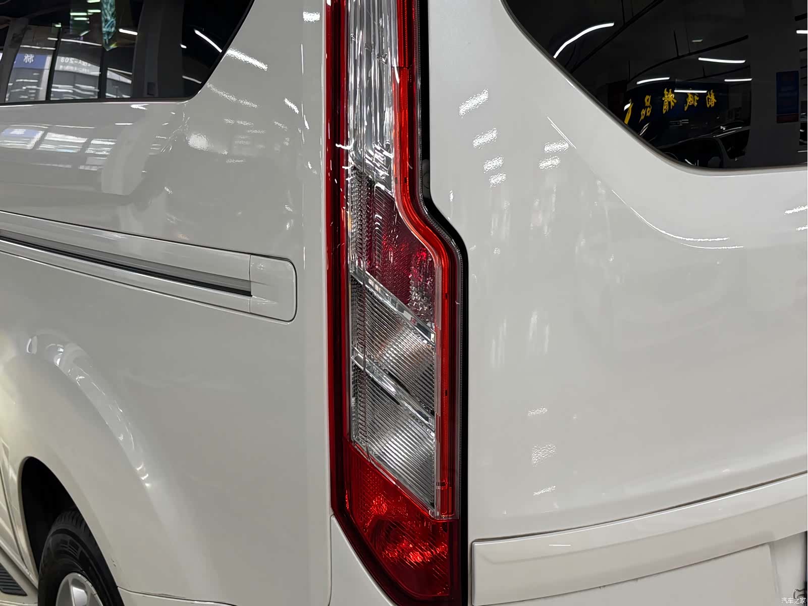 Ford Tourneo, 2017 12
