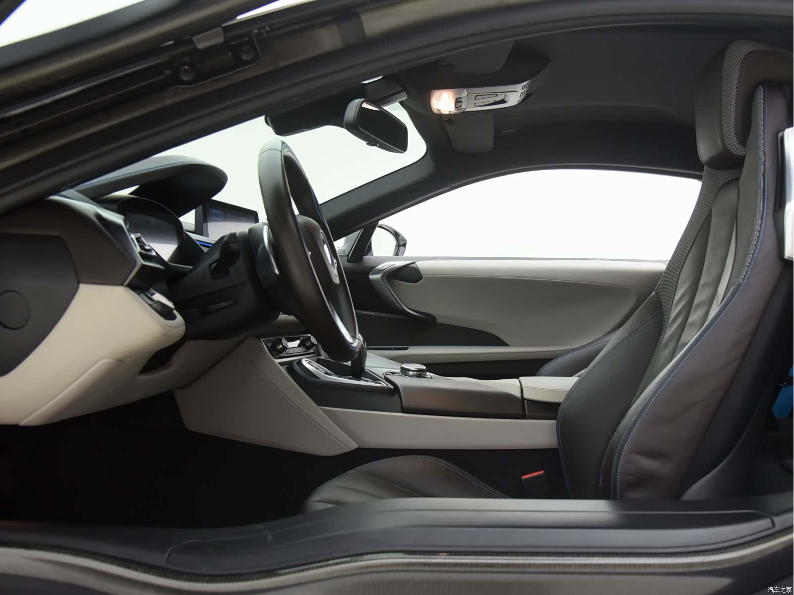 BMW i8, 2017 13