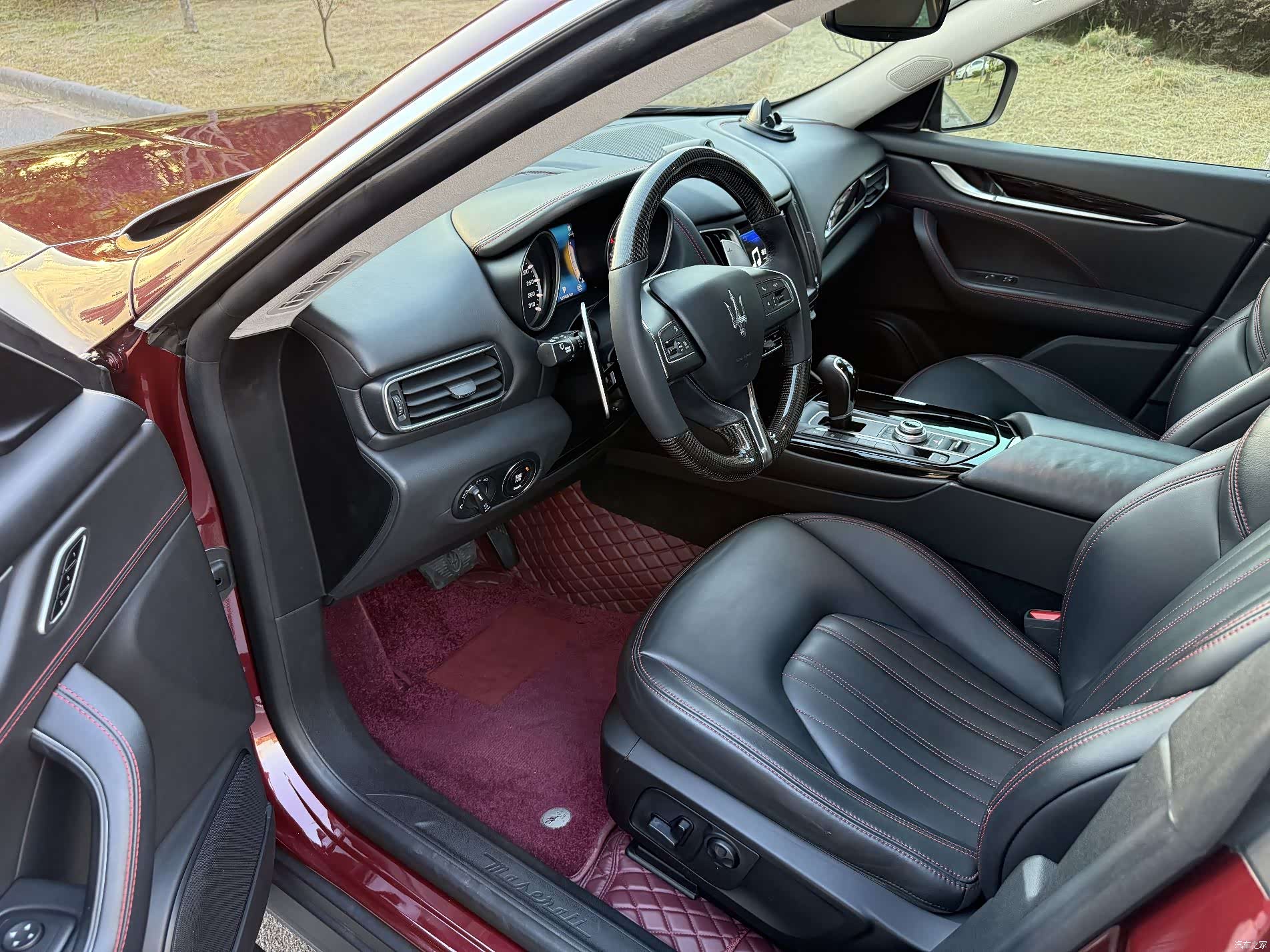 Maserati Levante, 2017 все фото