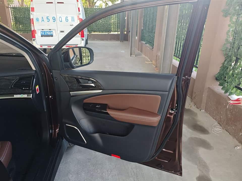 BYD S7