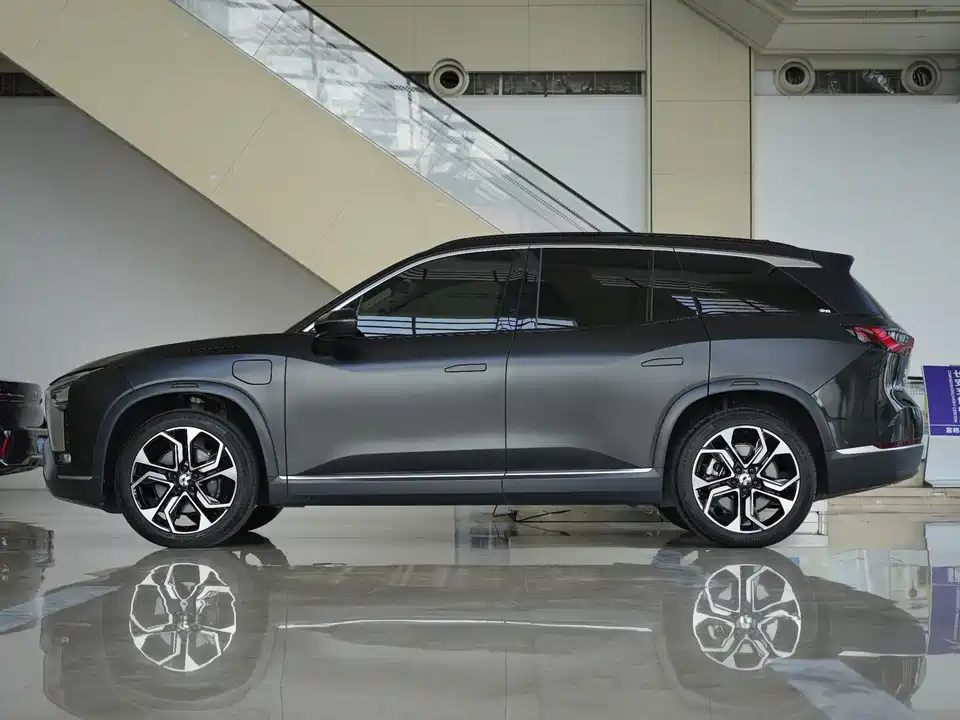 NIO ES8