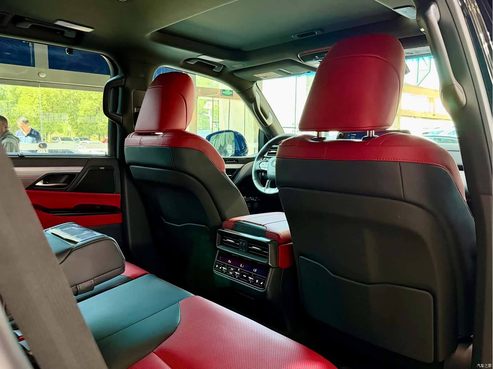 Lexus LX, 2026 32
