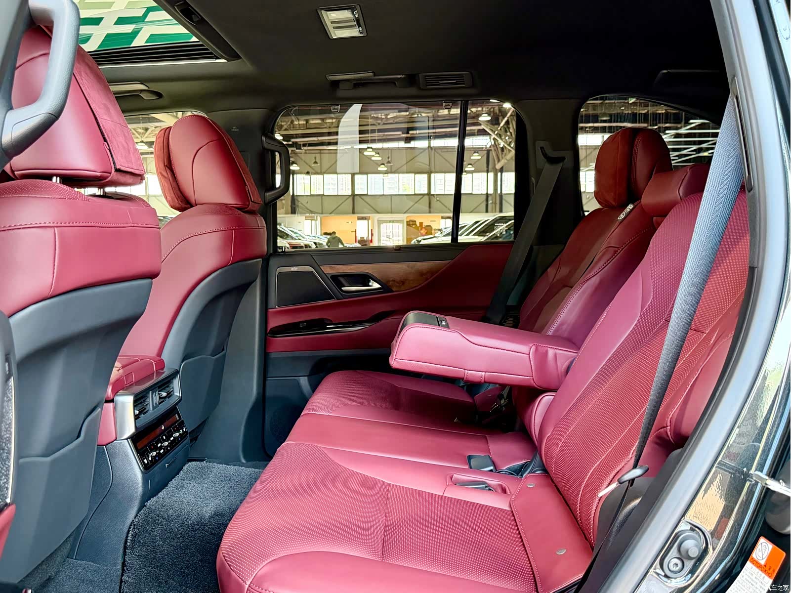 Lexus LX, 2026 26