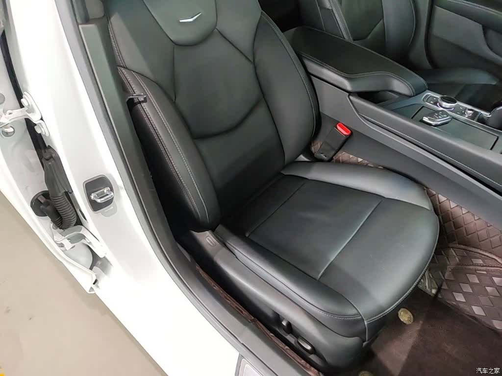 Cadillac CT5, 2023 25