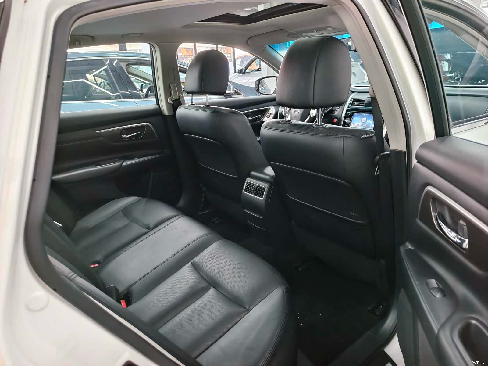 Nissan Teana, 2013 18