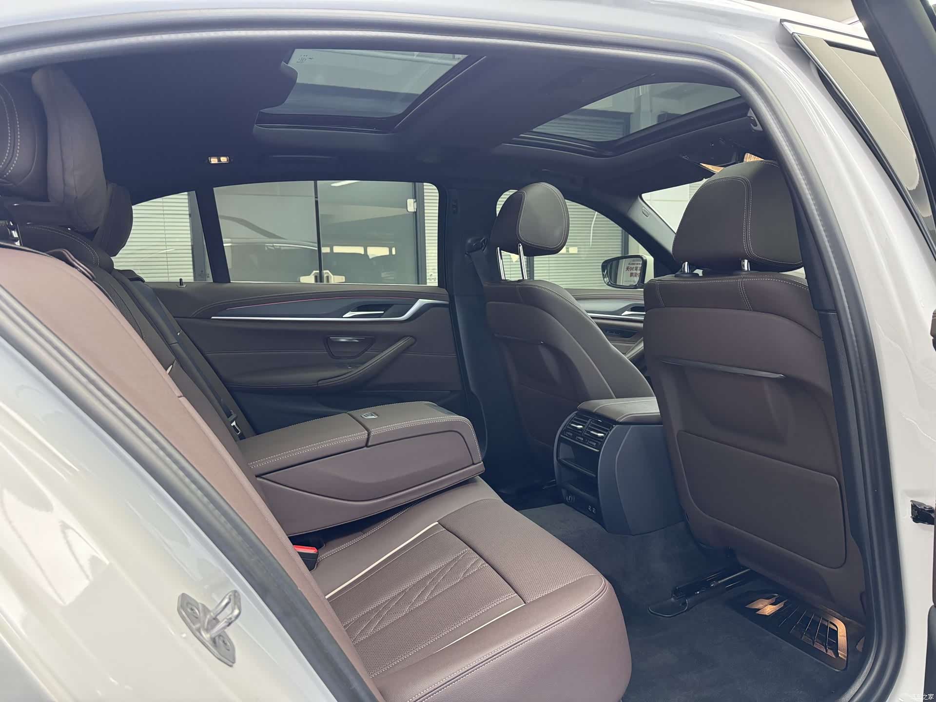 BMW 5 Series, 2023 14