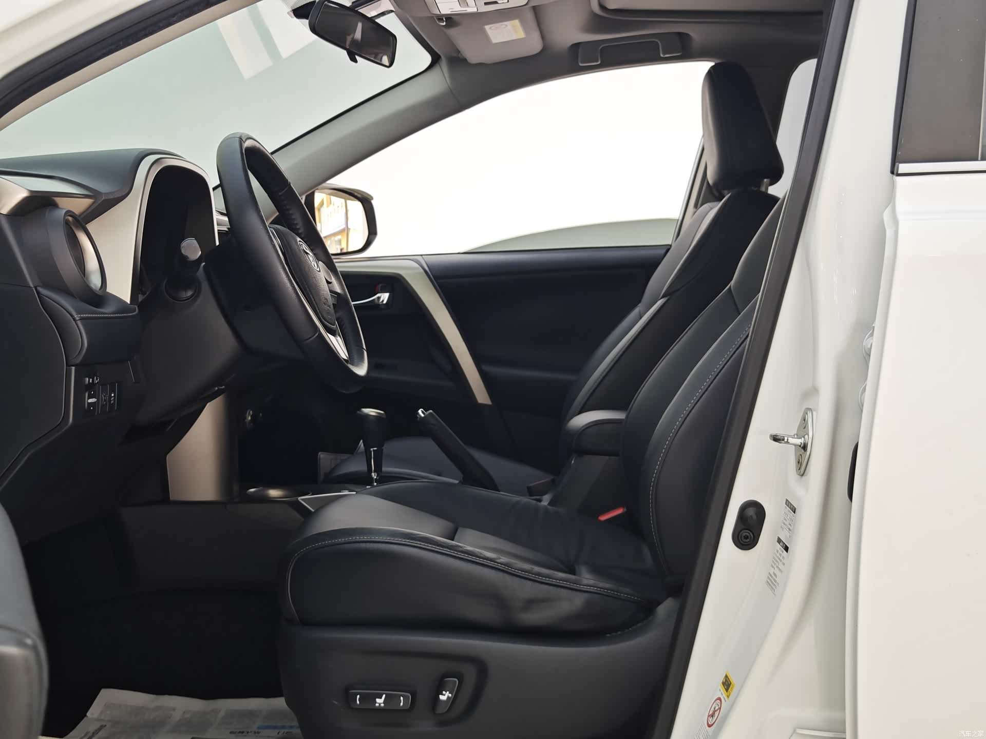 Toyota RAV4, 2014 7