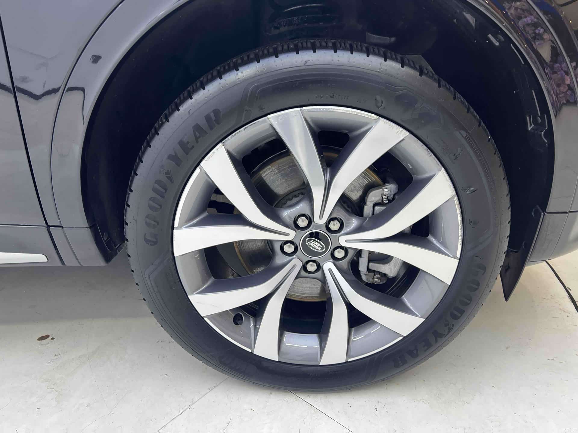 Land Rover Discovery, 2025 10