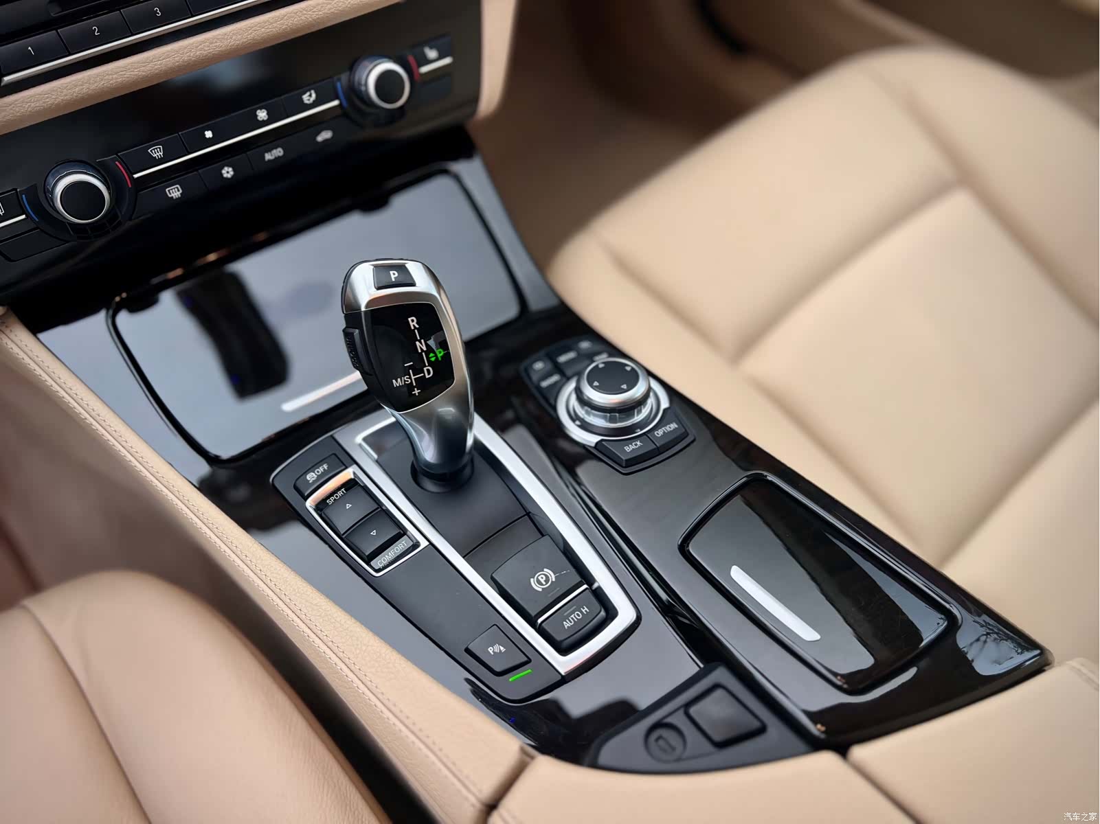 BMW 5 Series, 2012 16