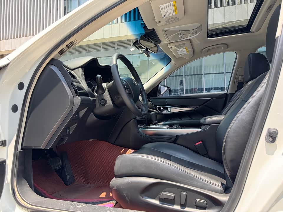 Infiniti Q70 Infiniti Q70