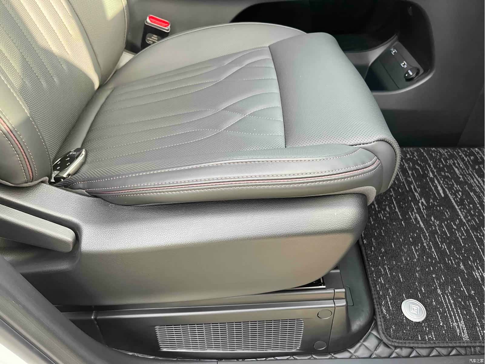 Trumpchi M8, 2025 12