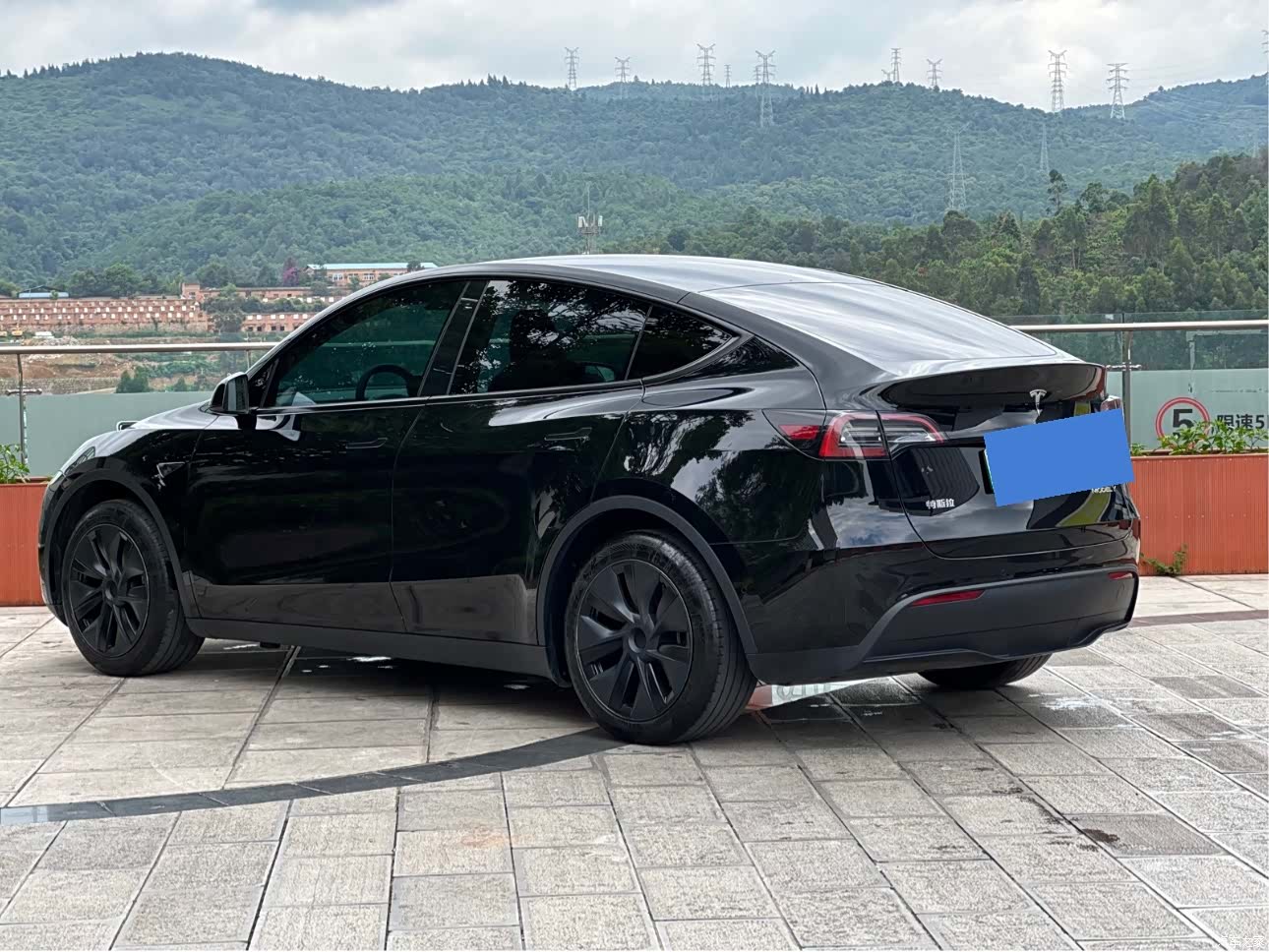 Tesla Model Y, 2023 23
