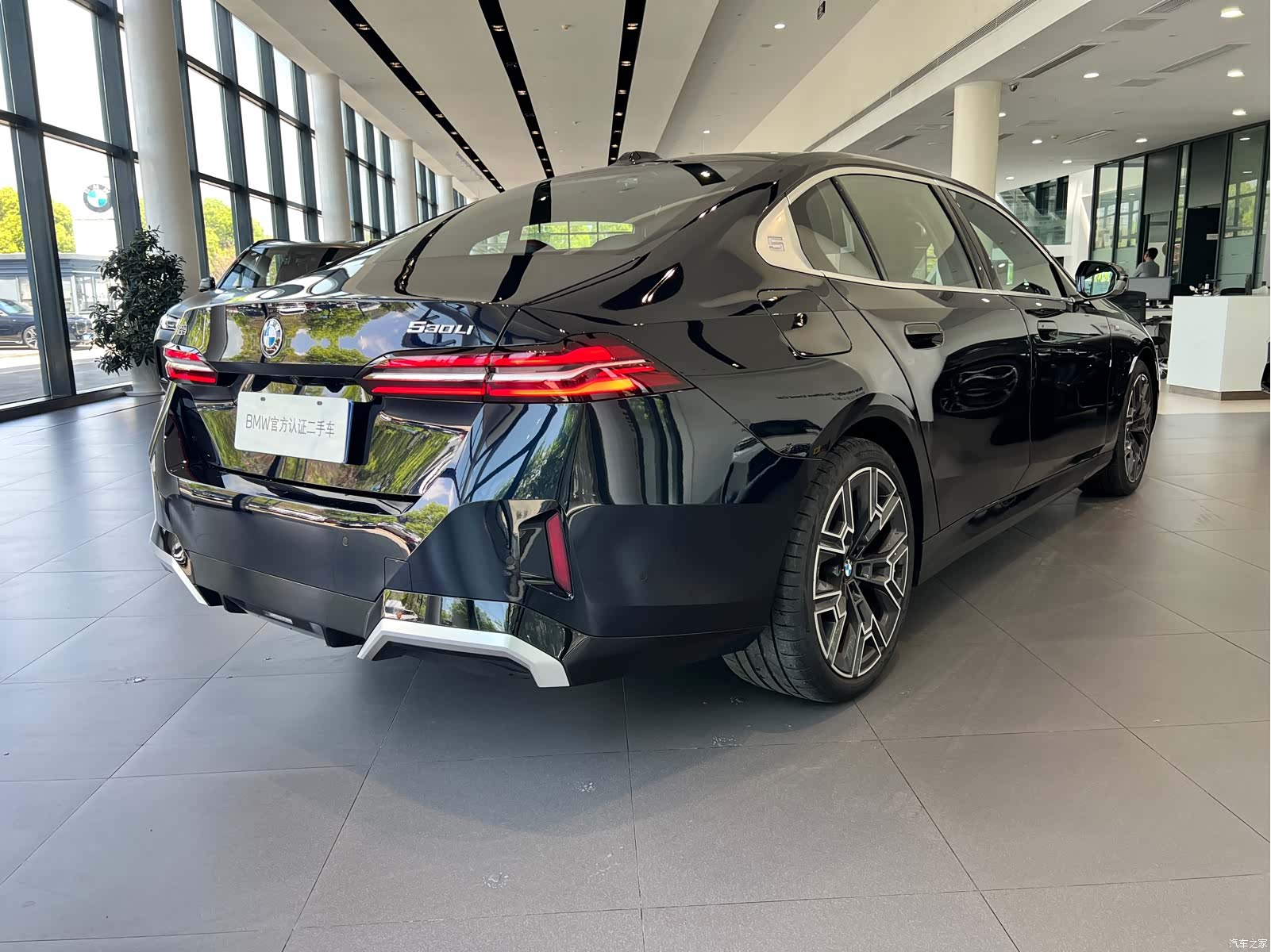BMW 5 Series, 2025 4