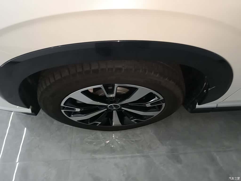 Roewe D5X, 2025 23