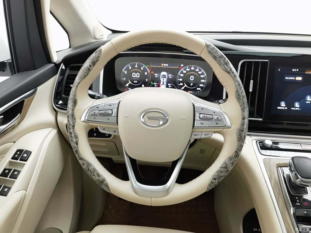 Trumpchi M8, 2022 11
