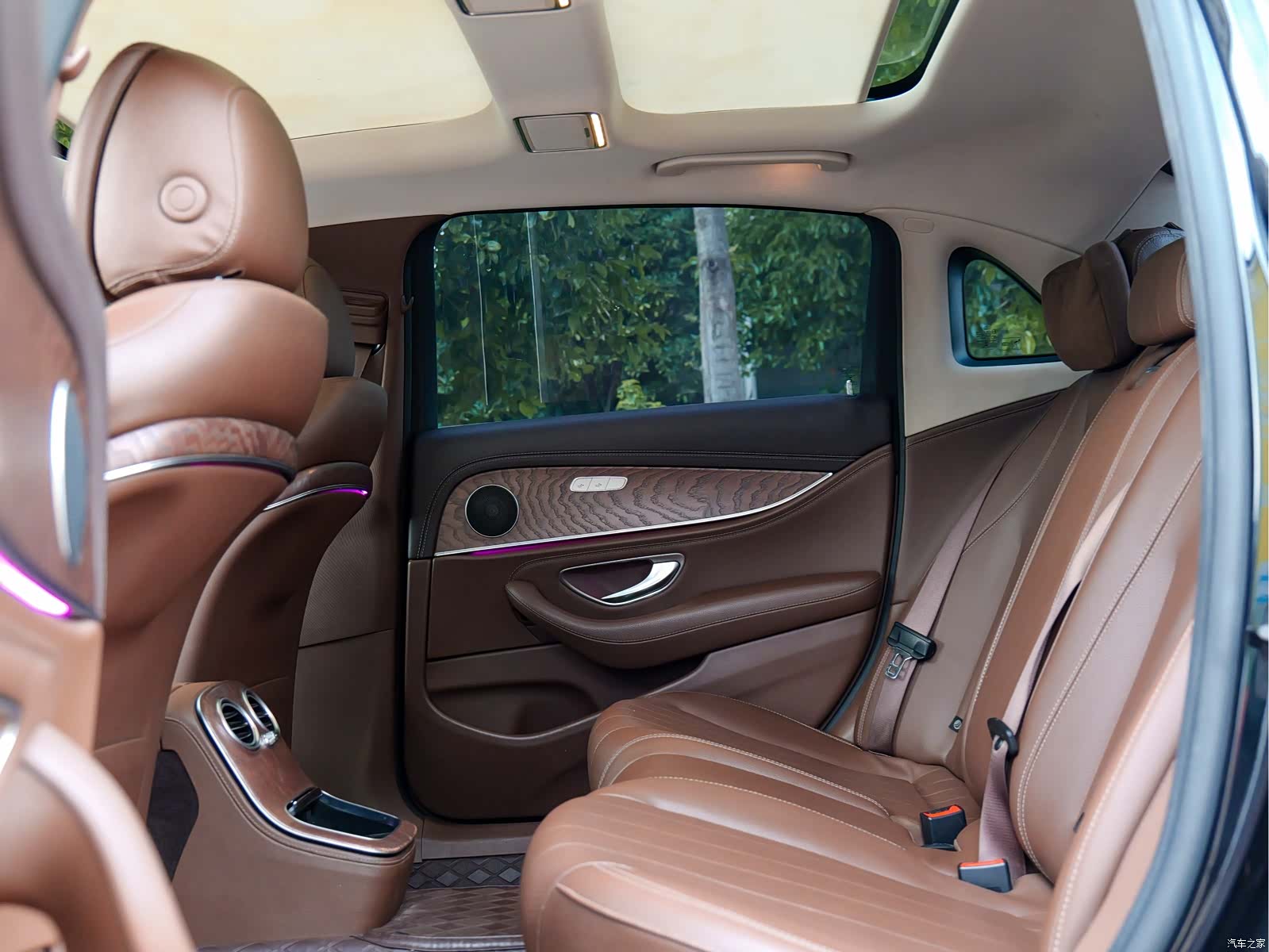 Mercedes-Benz E-Class, 2022 9