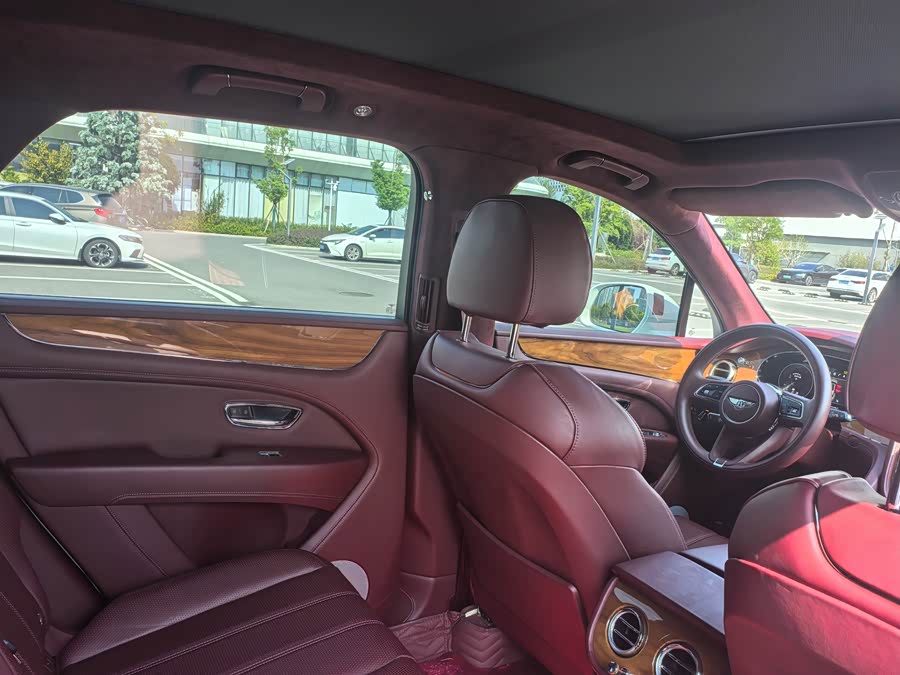 Bentley Bentayga 2021, фото 11