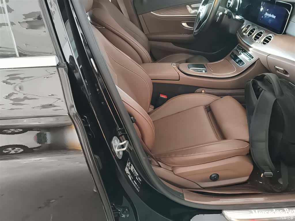 Mercedes-Benz E-Class, 2023 16