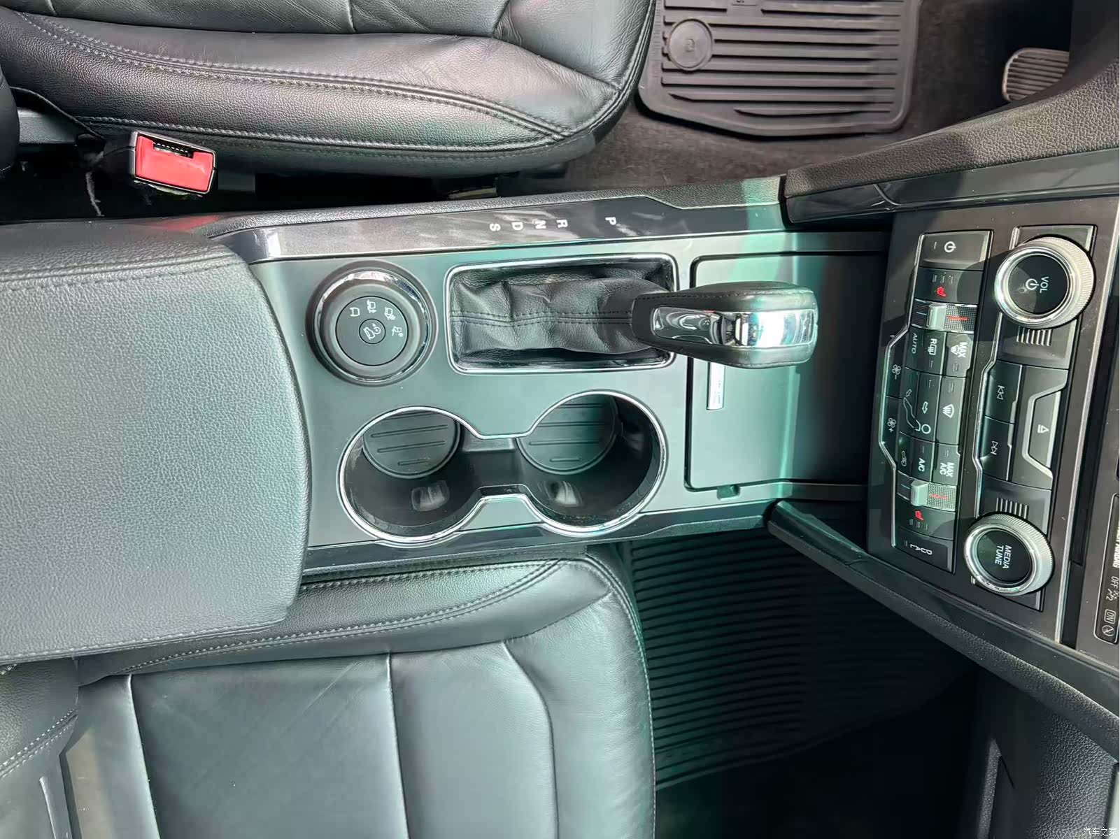 Ford Explorer, 2015 16