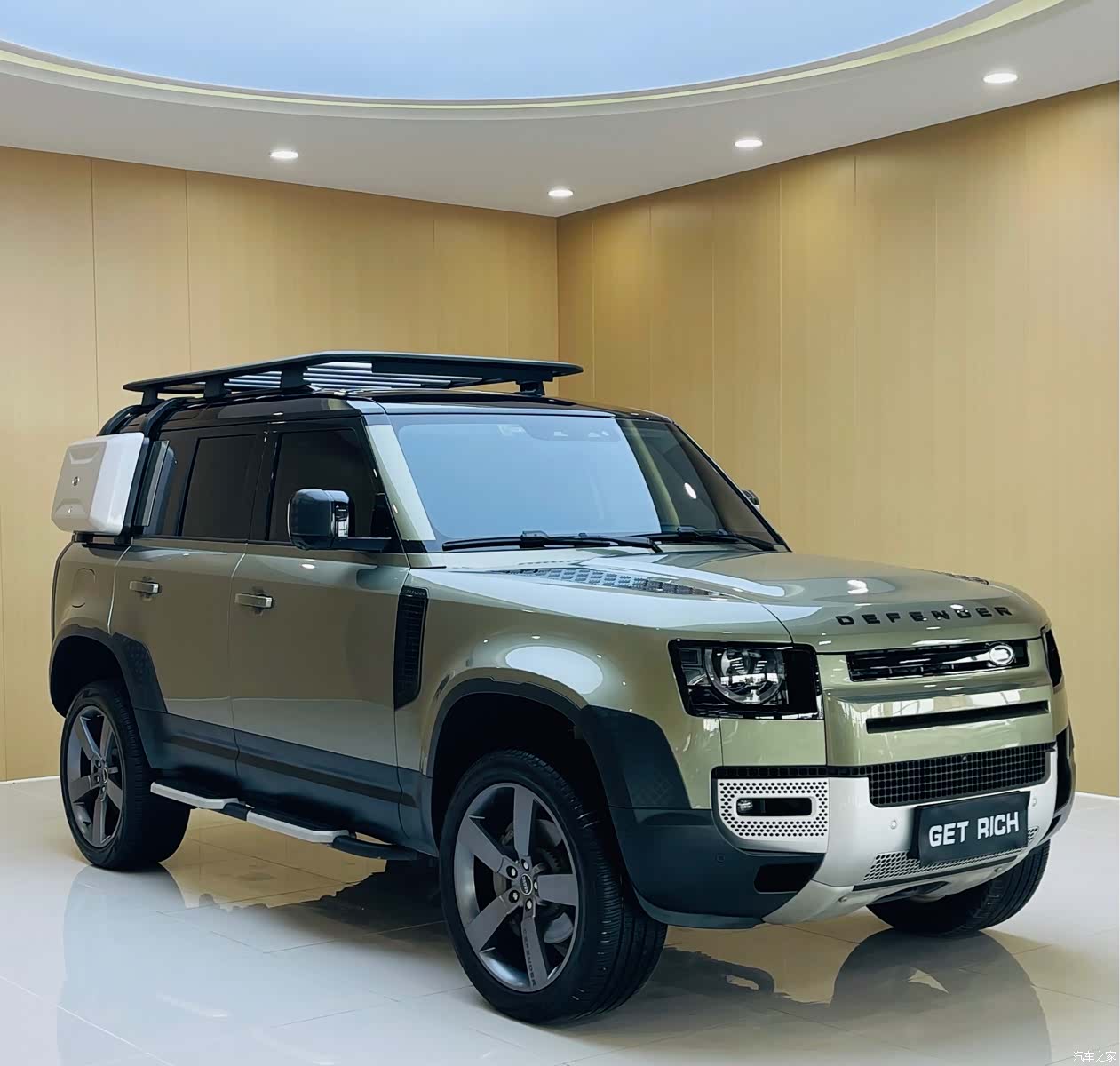 Land Rover Defender, 2023 3