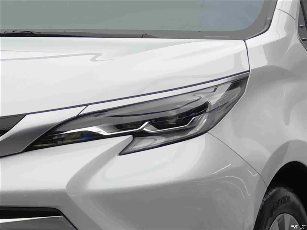 Toyota Sienna, 2024 3