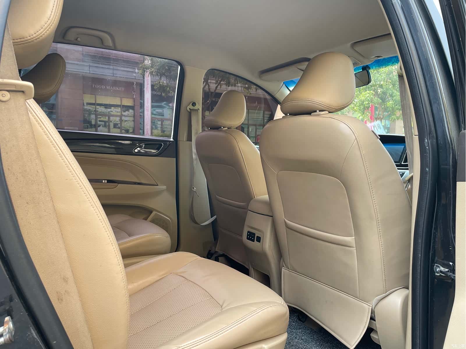 Wuling 730, 2017 11