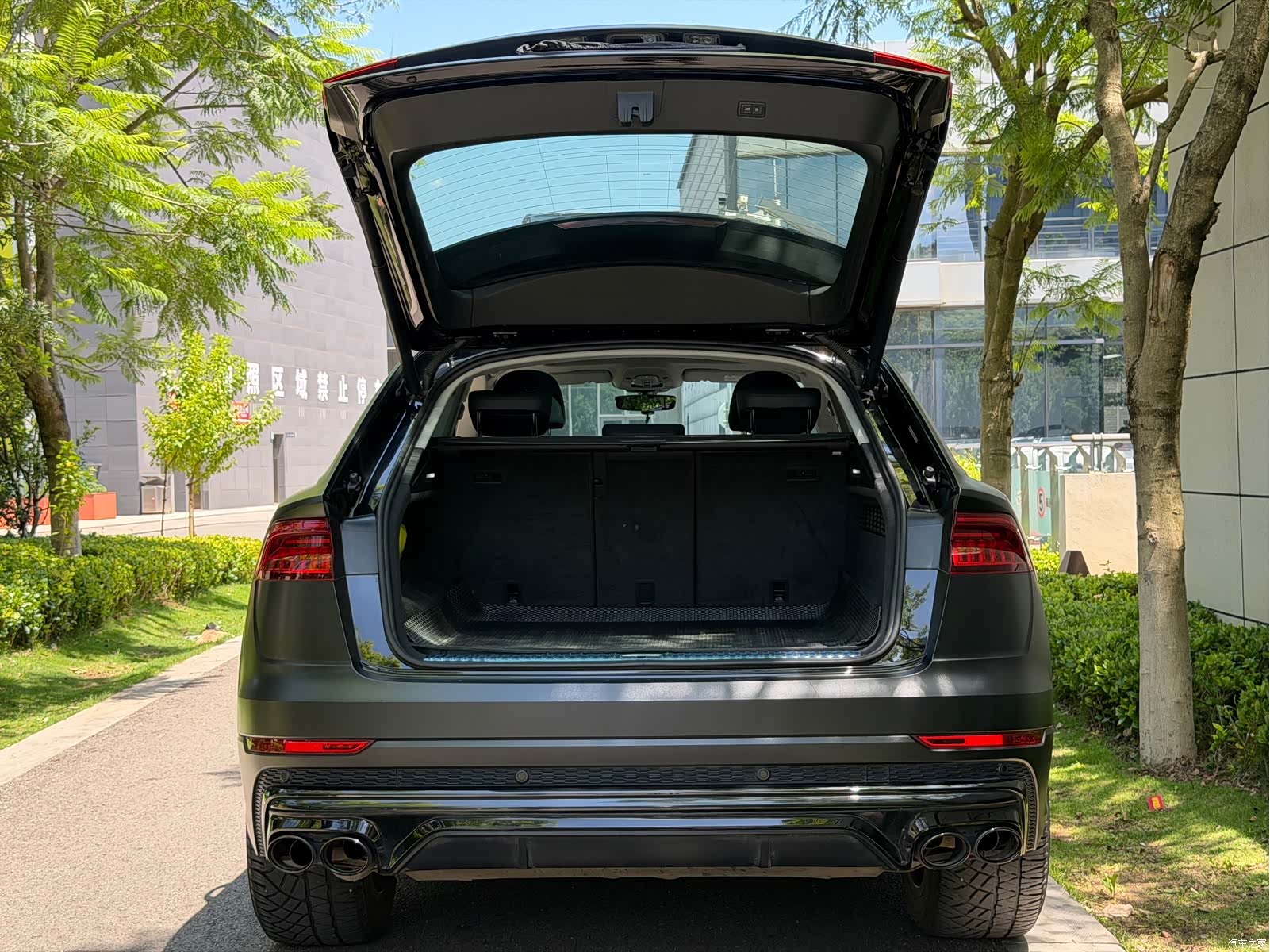 Audi Q8, 2022 12