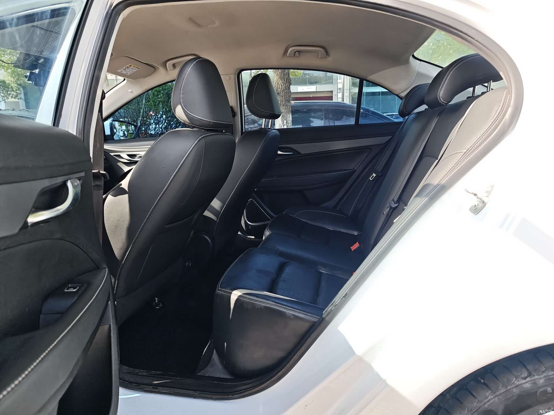 Geely Emgrand, 2022 8