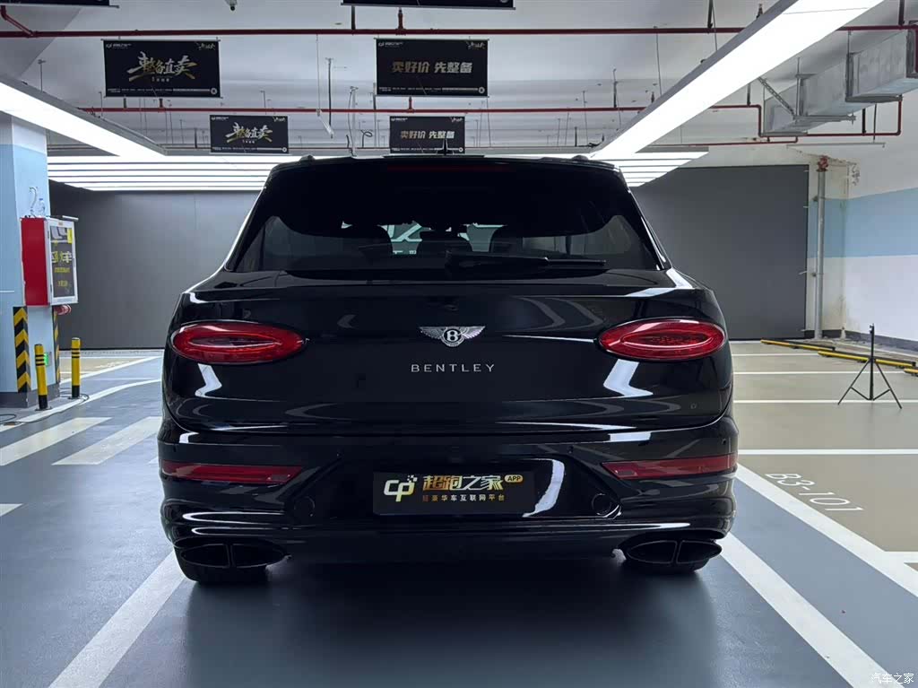 Bentley Bentayga, 2021 10