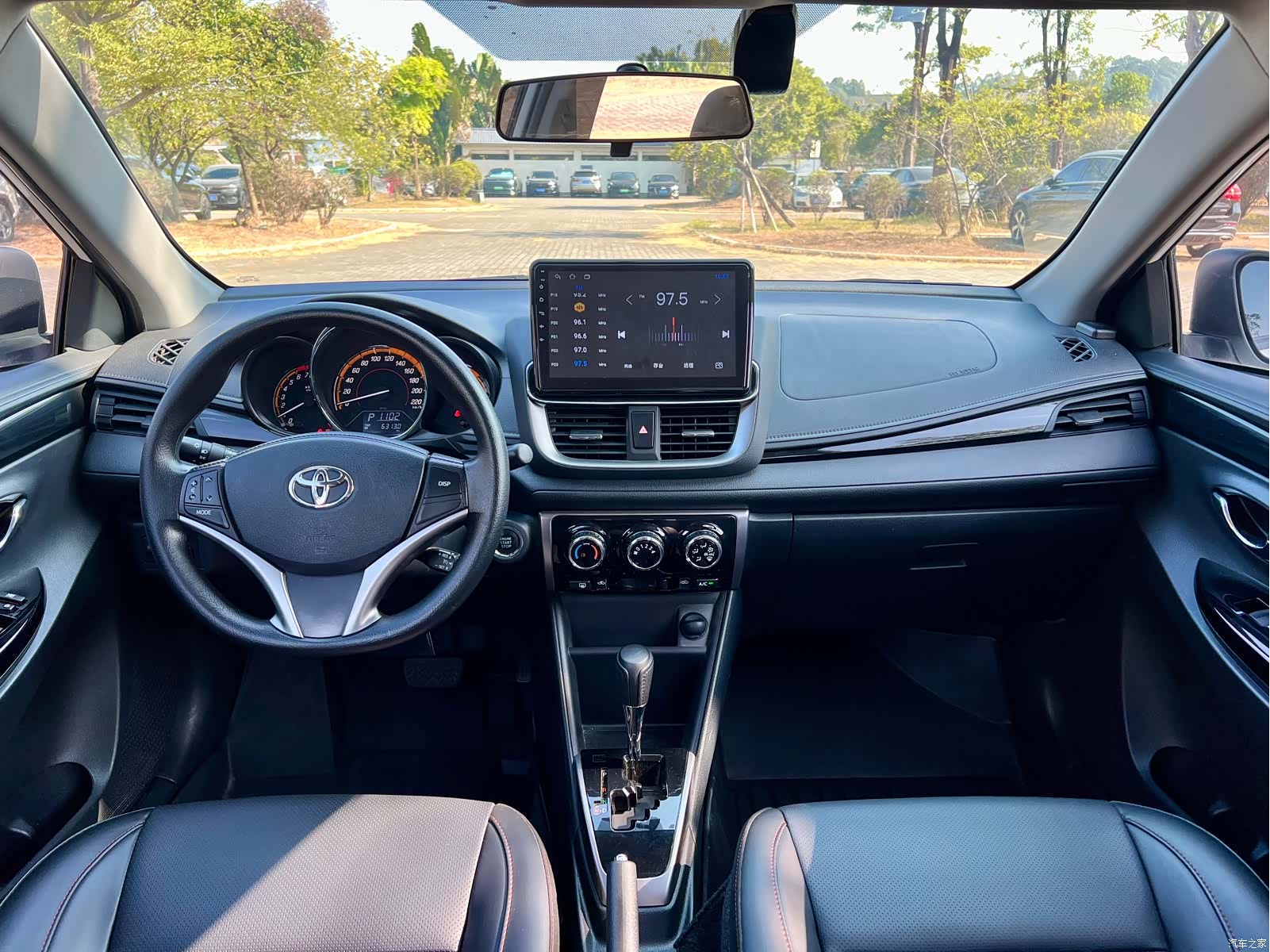 Toyota YARiS L, 2022 7