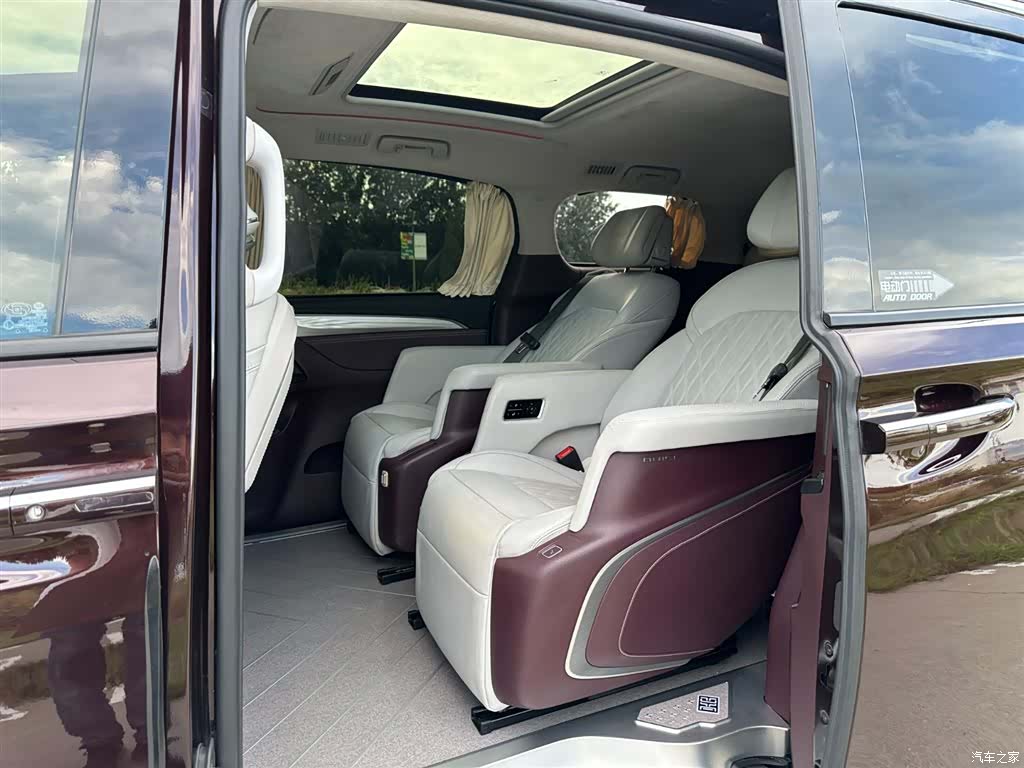 Buick GL8, 2022 10