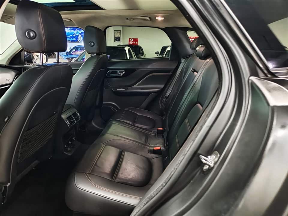 Jaguar F-PACE Jaguar F-PACE