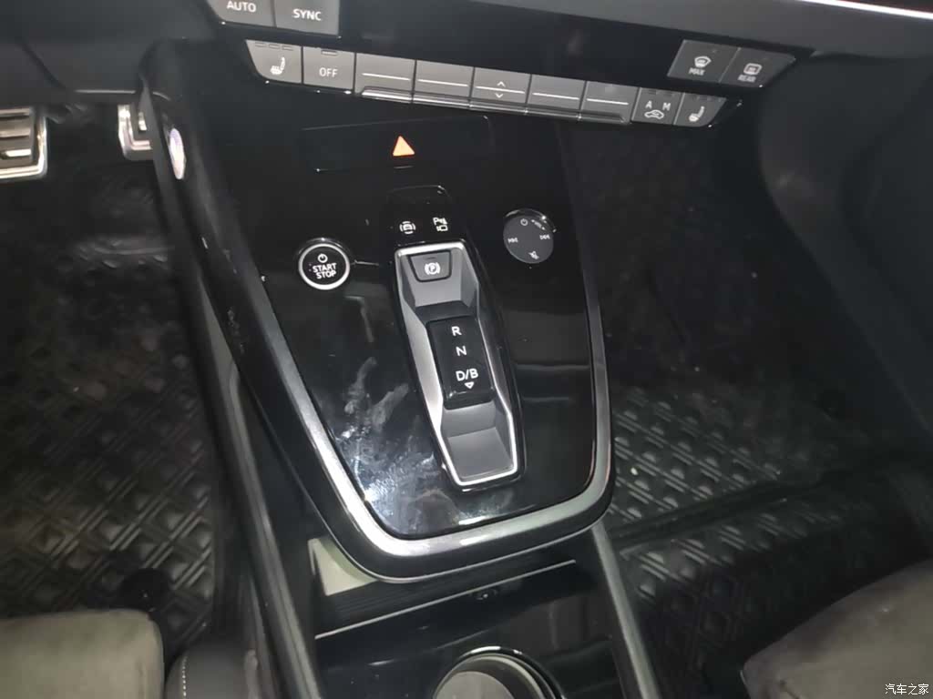 Audi Q4 e-tron, 2023 14