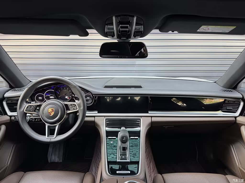 Porsche Panamera, 2018 все фото