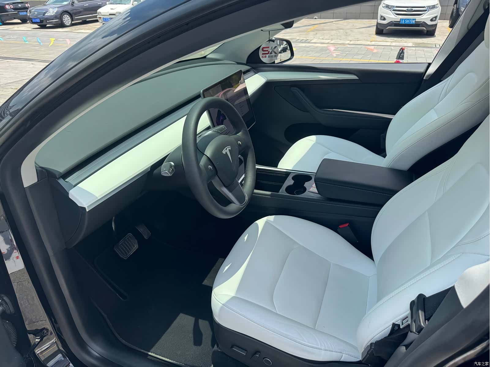 Tesla Model Y, 2021 28