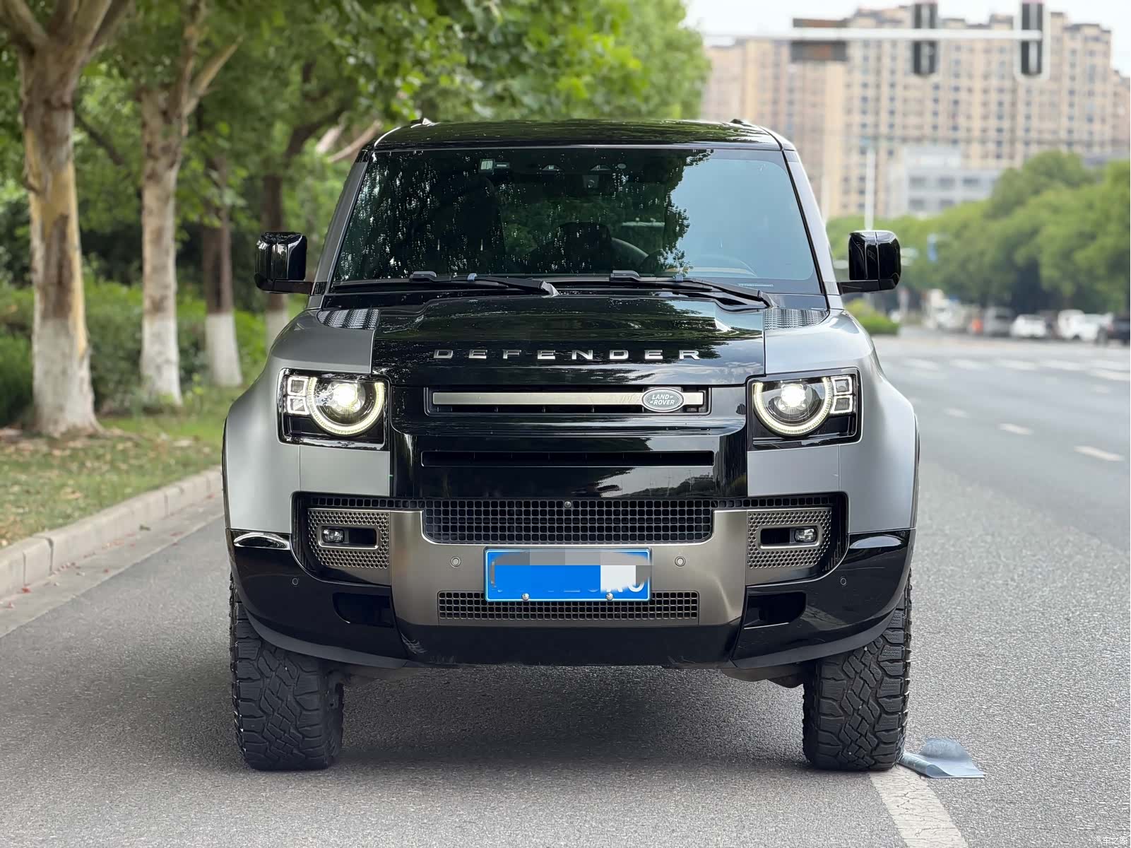 Land Rover Defender, 2023 2