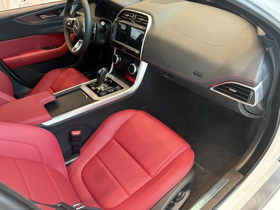 Jaguar XEL Jaguar XEL