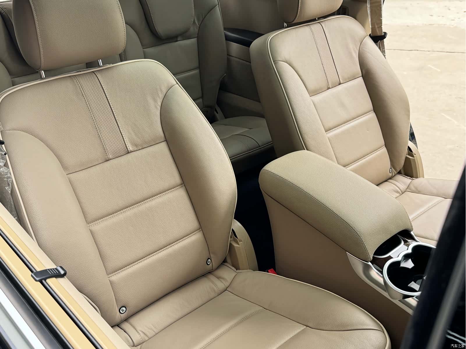Mercedes-Benz R-Class, 2011 14