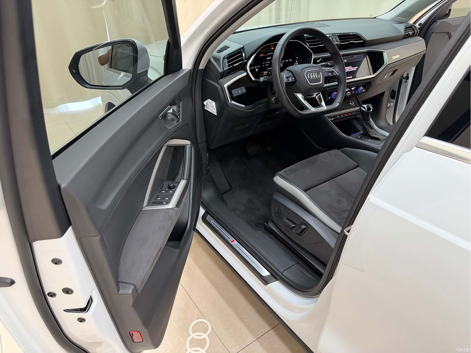 Audi Q3, 2022 8
