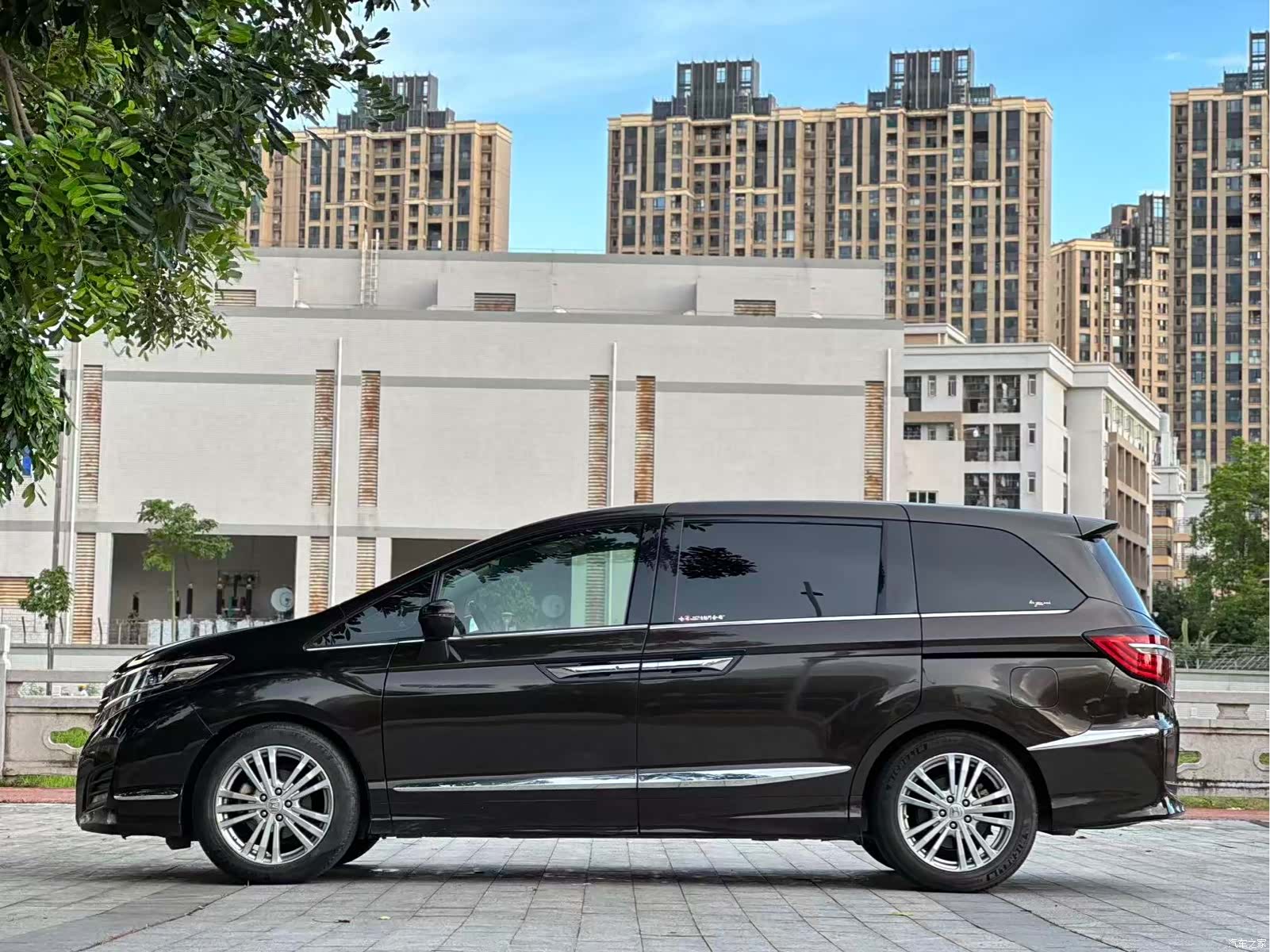 Honda Elysion, 2016 16
