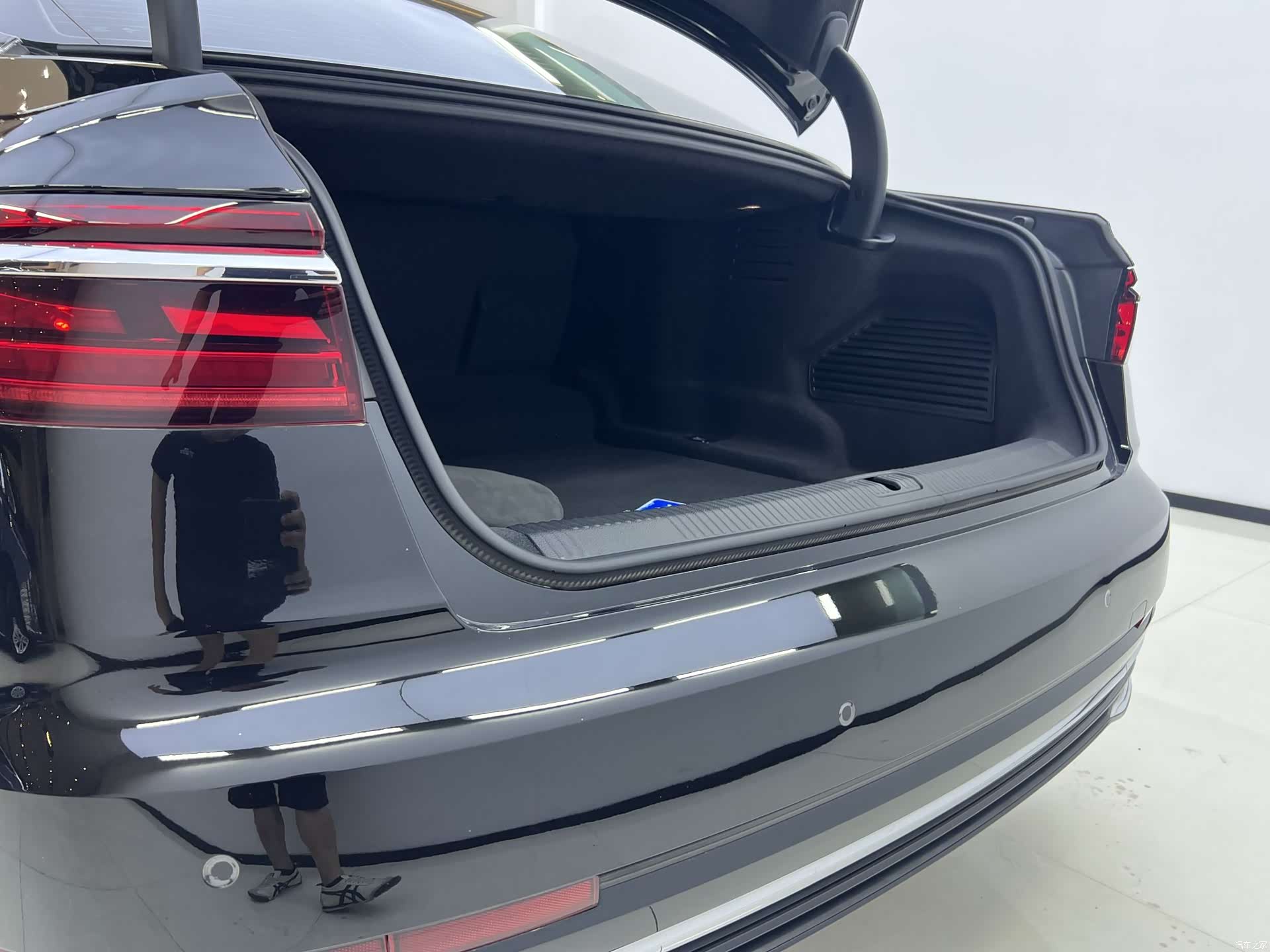 Audi A8L, 2023 14