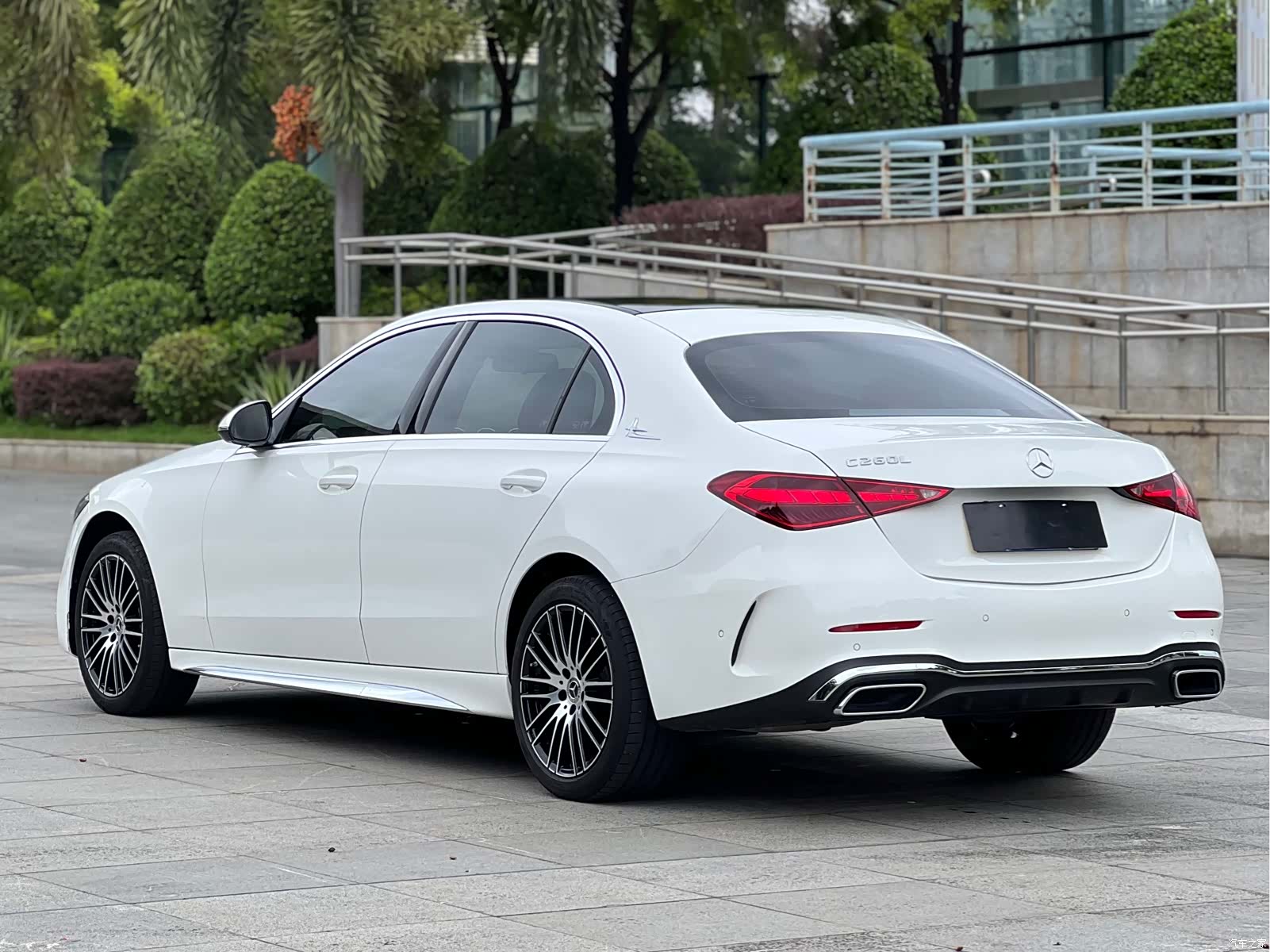Mercedes-Benz C-Class, 2024 4